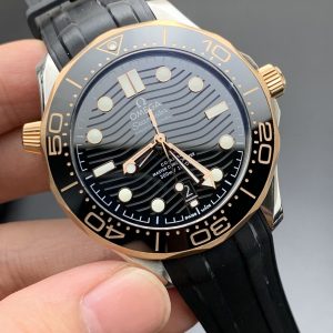 Exquisite Omega Seamaster 300 Rose Gold Super Clone Watch for Sale 1026876801 - side view | Omega