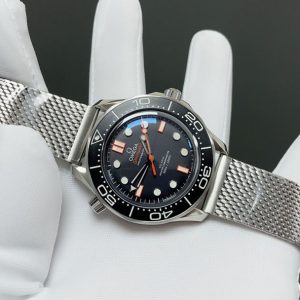 Omega Seamaster Diver 300M Super Clone Watch with Cash on Delivery 1145311335 - side view | Omega