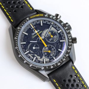 Omega Speedmaster Apollo 8 Super Clone Watch | Luxury Cash on Delivery 1125623123 - side view | Omega